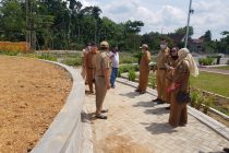 ASISTEN II IKUTI MONITORING DAN EVALUASI PEMBANGUNAN DI WILAYAH KECAMATAN MUARADUA