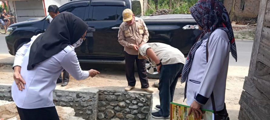 ASISTEN II MELANJUTKAN KEGIATAN MONITORING DAN EVALUASI PEMBANGUNAN DI WILAYAH KECAMATAN BUAY SANDANG AJI