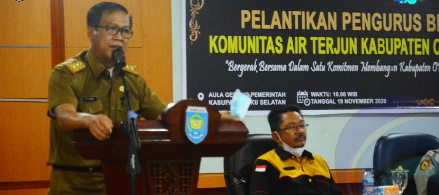 SEKRETARIS DAERAH OKU SELATAN HADIRI PELANTIKAN KOMUNITAS AIR TERJUN DI KABUPATEN OKU SELATAN