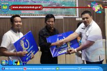 KEPALA BAPPEDA LITBANG KABUPATEN OKU SELATAN SERAHKAN LANGSUNG HADIAH KEPADA 3 PEMENANG LOMBA KRENOVA KABUPATEN OKU SELATAN TAHUN 2020
