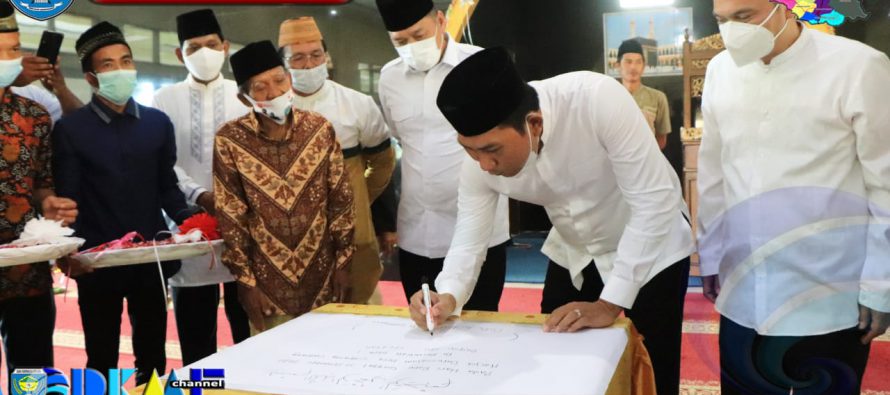 BUPATI DAN WAKIL BUPATI OKU SELATAN HADIRI PERESMIAN MASJID DARUSSALLAM DESA SIMOANG CAMPANG KECAMATAN KISAM ILIR