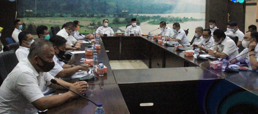 BUPATI OKU SELATAN PIMPIN RAPAT INTERNAL DALAM RANGKA PENCEGAHAN PENULARAN COVID-19 DI WILAYAH KABUPATEN OKU SELATAN.