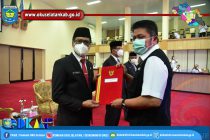 SEKRETARIS DAERAH PEMKAB OKU SELATAN TERIMA LANGSUNG SK GUBERNUR SUMATERA SELATAN TENTANG PELAKSANA HARIAN BUPATI