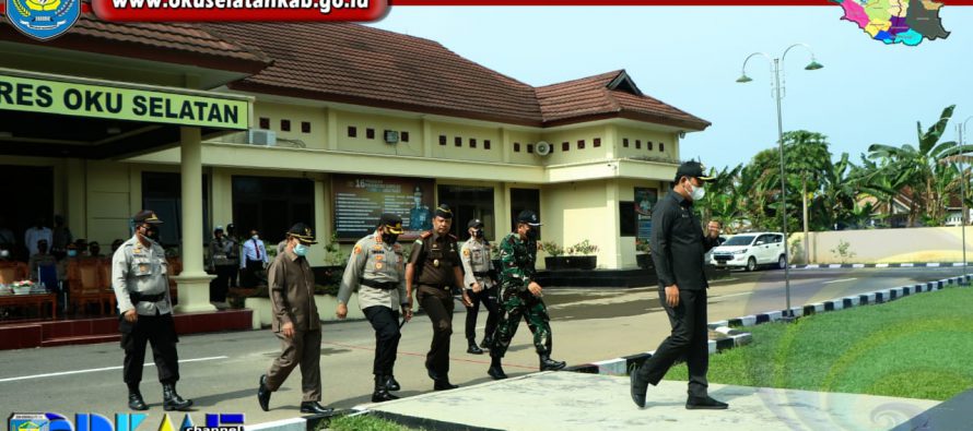 WUJUDKAN KOMITMEN BERSAMA SUKSESKAN PILKADES SERENTAK TAHUN 2021 DI OKU SELATAN, BUPATI BERSAMA FORKOPIMDA DAN PARA CALON KADES TANDATANGANI FAKTA INTEGRITAS KESEPAKATAN DAMAI