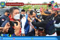 BUPATI DAN WAKIL BUPATI OKU SELATAN DAMPINGI GUBERNUR LAKUKAN PELETAKAN BATU PERTAMA PEMBANGUNAN PADEPOKAN PSHT