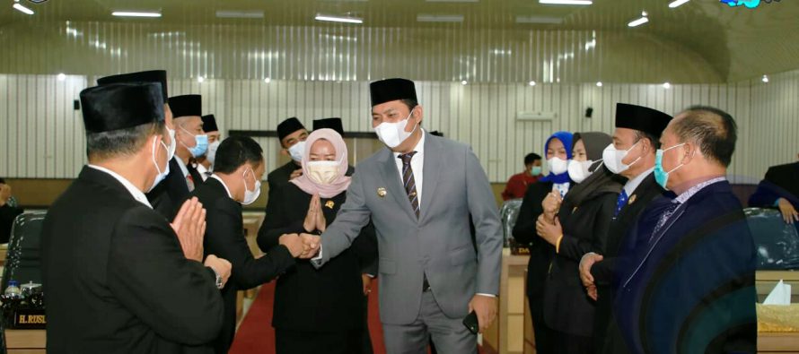 BUPATI POPO HADIRI RAPAT PARIPURNA DPRD OKU SELATAN TAHUN 2021.