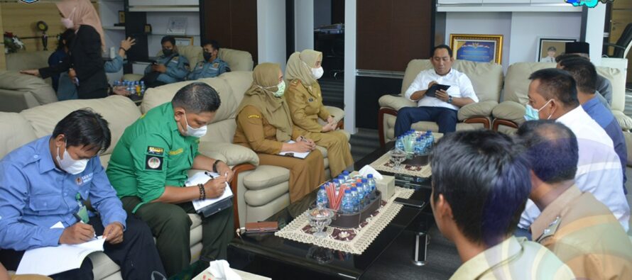 BUPATI OKU SELATAN TEGASKAN AKAN SEGERA MENUNTASKAN PERSOALAN GAJAH LIAR DI OKU SELATAN.