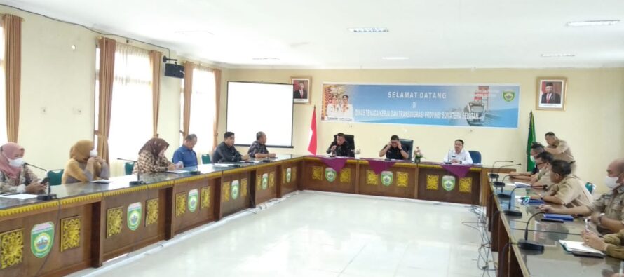 KUNJUNGAN KERJA KOMISI III DPRD OKU SELATAN, HARAPKAN DUKUNGAN DISNAKERTRANS PROVINSI SUMSEL ATASI PERMASALAHAN KETENAGAKERJAAN DI KABUPATEN OKU SELATAN