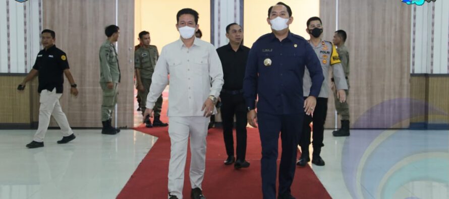 BUPATI POPO HADIRI RAPAT PARIPURNA DPRD OKU SELATAN.