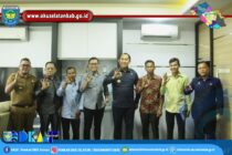 BUPATI POPO HARAPKAN KEPADA PESERTA KKN DAPAT MEMBUAT PROGRAM YANG BISA BERMANFAAT BAGI MASYARAKAT.