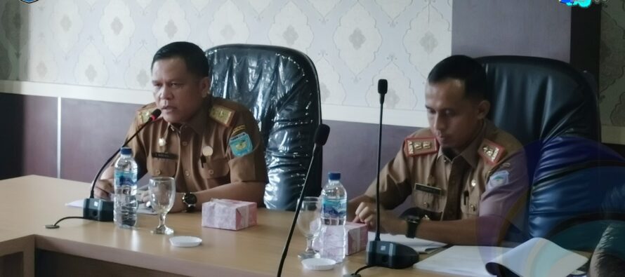 ASISTEN BIDANG PEMERINTAHAN DAN KESRA OKU SELATAN PIMPIN RAPAT PERCEPATAN PENYELESAIAN BATAS DESA/KELURAHAN