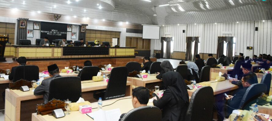 BUPATI POPO HADIRI PEMBUKAAN RAPAT PARIPURNA DPRD OKU SELATAN DENGAN AGENDA RANCANGAN PERDA TENTANG APBD KABUPATEN OKU SELATAN.