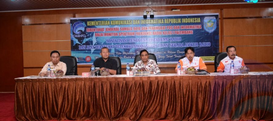 ASISTEN III HADIRI SOSIALISASI UU NO 36 TAHUN 1999, TENTANG TELEKOMUNIKASI, PENGGUNAAN FREKUENSI RADIO DAN ALAT PERANGKAT TELEKOMUNIKASI DI KABUPATEN OKU SELATAN.