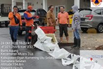JALAN MENUJU SIMPANG PENDAGAN DITUTUP SEMENTARA, KENDARAAN RODA EMPAT DIALIHKAN MELALUI SIMPANG TIGA DESA RANTAU PANJANG