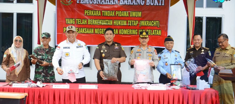 KAJARI KABUPATEN OKU SELATAN MUSNAHKAN DUA BELAS JENIS PERKARA TINDAK PIDANA YANG TELAH MEMPUNYAI KEKUTAN HUKUM TETAP ( INKRACHT) TAHUN 2022.