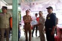 PEMKAB OKU SELATAN SALURKAN BANTUAN UNTUK KORBAN BANJIR DI WARKUK RANAU SELATAN