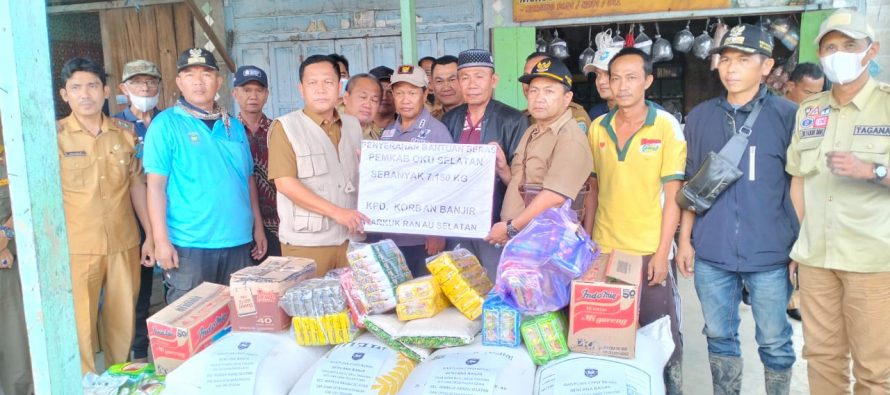 PEMKAB OKU SELATAN SALURKAN BANTUAN BERAS SEBANYAK 7.150 KG, KEPADA KORBAN BENCANA BANJIR DI KECAMATAN WARKUK RANAU SELATAN.