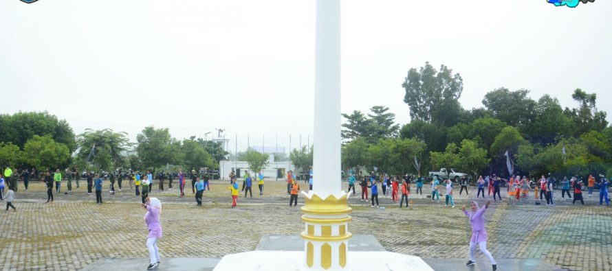 WUJUDKAN PEGAWAI SEHAT DAN BUGAR SERTA PELAYANAN PRIMA, RATUSAN PEGAWAI PEMKAB OKU SELATAN IKUTI SENAM SEHAT BERSAMA