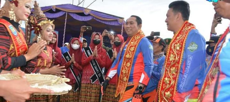 BUPATI OKU SELATAN LEPAS 757 OFFROADER DARI BERBAGAI DAERAH PADA EVENT PERDANA ONE DAY KARANG TARUNA TRAIL ADVENTURE SUNGAI ARE