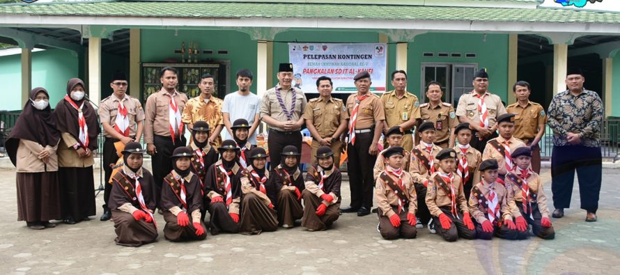 WAKIL BUPATI SHOLEHIEN ABUASIR LEPAS KONTINGEN OKU SELATAN DALAM MENGIKUTI KEMAH UKHUWAH NASIONAL V DI CIBUBUR JAKARTA TIMUR.