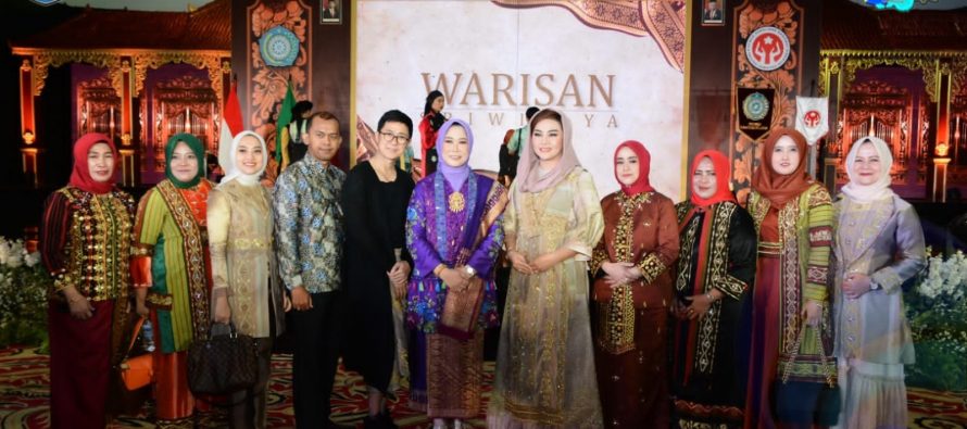 KETUA TP PKK OKU SELATAN HADIRI PENUTUPAN RAKON PKK DAN DEKRANASDA SUMSEL TAHUN 2023