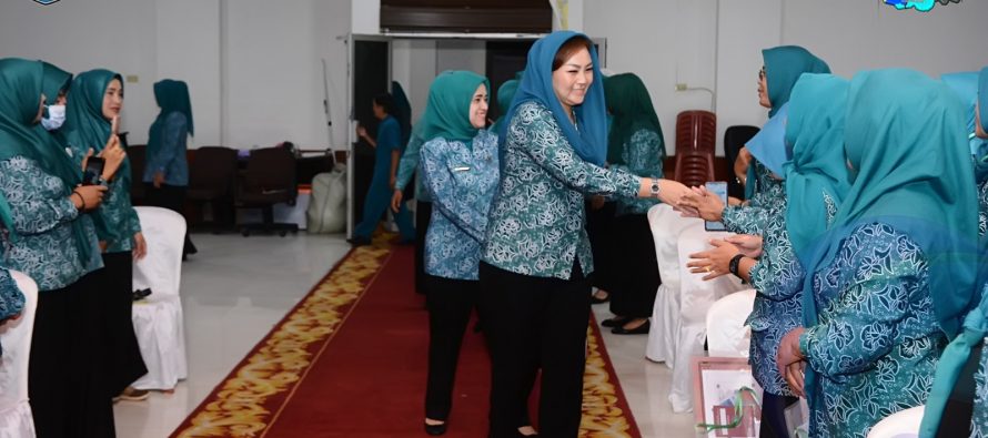 KETUA TP PKK OKU SELATAN AJAK PKK KECAMATAN HINGGA DESA/KELURAHAN TINGKATKAN KEGIATAN DAN PENGIMPLEMENTASIAN 10 PROGRAM POKOK PKK