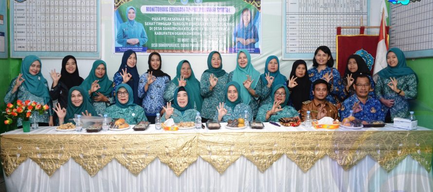 MONITORING PILOT PROJECT KELUARGA SEHAT TANGGUH TANGGAL BENCANA PEDULI STUNTING DI DESA DAMARPURA KECAMATAN BUANA PEMACA