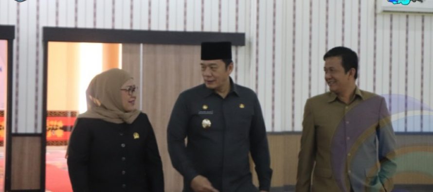 WAKIL BUPATI HADIRI PENYAMPAIAN HASIL RESES DPRD OKU SELATAN.