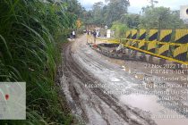 Muaradua (13/04) Dalam rangka antisipasi meningkatnya jumlah pengguna jalan pada Libur Hari Raya Idul Fitri 1444 H/2023 M, Pemerintah Kabupaten OKU Selatan melalui Dinas Perhubungan telah berkoordinasi dengan Dinas PU Provinsi Sumatera Selatan terkait akan dilaksanakannya perbaikan Badan Jalan terbis yang berlokasi di Desa Simpang Sender Selatan Kecamatan Buay Pematang Ribu Ranau Tengah