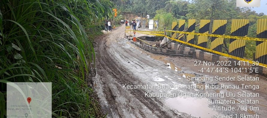 Muaradua (13/04) Dalam rangka antisipasi meningkatnya jumlah pengguna jalan pada Libur Hari Raya Idul Fitri 1444 H/2023 M, Pemerintah Kabupaten OKU Selatan melalui Dinas Perhubungan telah berkoordinasi dengan Dinas PU Provinsi Sumatera Selatan terkait akan dilaksanakannya perbaikan Badan Jalan terbis yang berlokasi di Desa Simpang Sender Selatan Kecamatan Buay Pematang Ribu Ranau Tengah