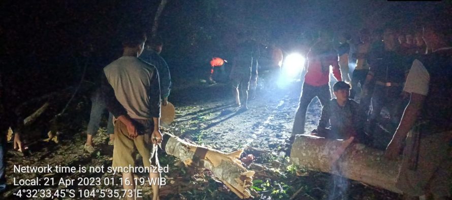 ATAS NAMA PEMERINTAH KABUPATEN OKU SELATAN TURUT BERDUKA CITA YANG MENDALAM ATAS MENINGGALNYA KORBAN MUSIBAH POHON TUMBANG DI RUAS JALAN SERASAN SEANDAN PEMKAB OKU SELATAN.