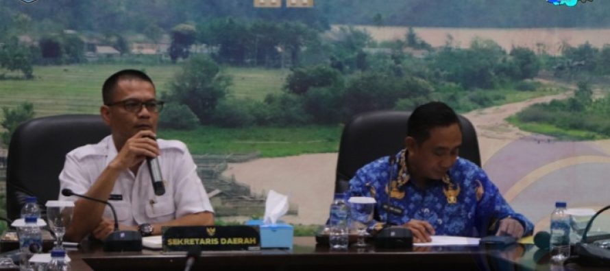 PIMPIN RAPAT KERJA SEKRETARIAT DAERAH, SEKDA OKU SELATAN AJAK JAJARAN PERKUAT SOLIDARITAS GUNA TINGKATKAN KINERJA