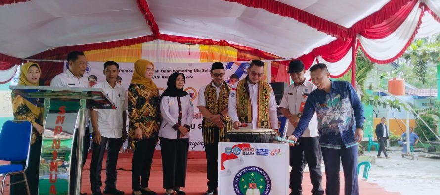WAKILI BUPATI, KEPALA DINAS PENDIDIKAN OKU SELATAN BUKA KEGIATAN FLS2N TAHUN 2023