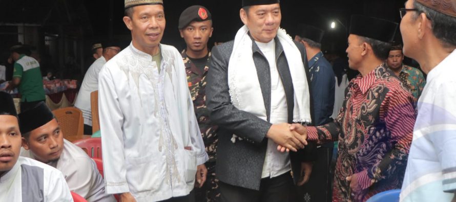 WAKIL BUPATI OKU SELATAN HADIRI HALAL BIHALAL DAN HAUL BERSAMA KELUARGA BESAR KH GUS MUWAFIQ DI DESA KOTAWAY KECAMATAN BUAY PEMACA