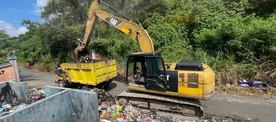 PEMKAB OKU SELATAN HIMBAU KEPADA MASYARAKAT UNTUK TIDAK MEMBUANG SAMPAH SEMBARANGAN.