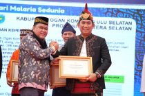 BUPATI OKU SELATAN TERIMA SERTIFIKAT ELIMINASI MALARIA DARI KEMENKES RI PADA PUNCAK HMS TAHUN 2023 DI IKN KALIMANTAN TIMUR
