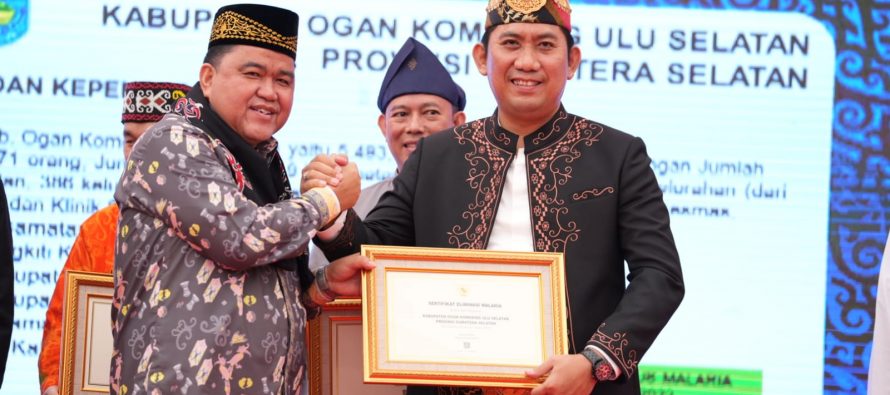 BUPATI OKU SELATAN TERIMA SERTIFIKAT ELIMINASI MALARIA DARI KEMENKES RI PADA PUNCAK HMS TAHUN 2023 DI IKN KALIMANTAN TIMUR