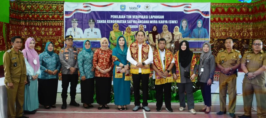 BUPATI POPO MENINJAU SECARA LANGSUNG BERSAMA TIM VERIFIKASI TANDA KEHORMATAN SWK, DARI SEKRETARIAT MILITER KEPRESIDENAN RI