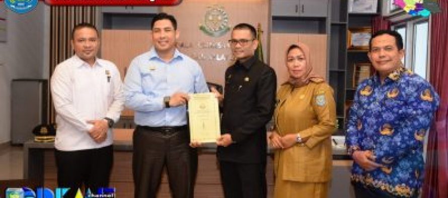 SEKRETARIS DAERAH OKU SELATAN, TERIMA LANGSUNG LEGAL OPINION DARI KEJAKSAAN OKU SELATAN, TENTANG PENYUSUNAN PERDA PAJAK DAN RETRIBUSI DAERAH