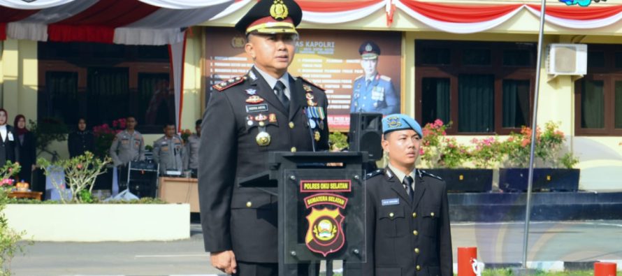 BUPATI OKU SELATAN TERIMA PENGHARGAAN DAN PIN EMAS DARI KAPOLDA SUMSEL PADA MOMEN PERINGATAN HARI BHAYANGKARA KE-77