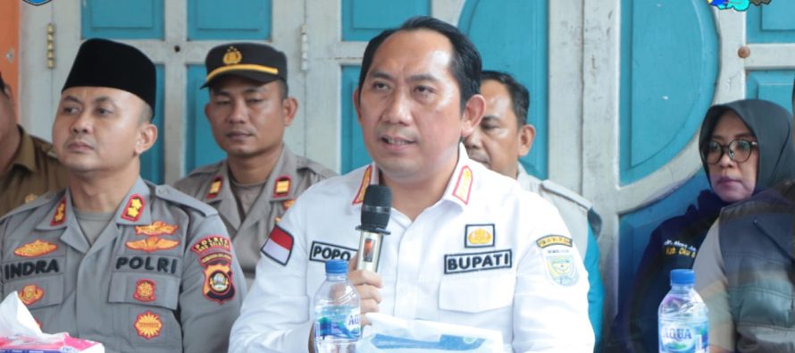 TINJAU KORBAN TERDAMPAK BANJIR BANDANG DI KECAMATAN MUARADUA DAN KISAM TINGGI, BUPATI OKU SELATAN TURUT BERDUKA DAN HIMBAU WARGA TETAP WASPADA