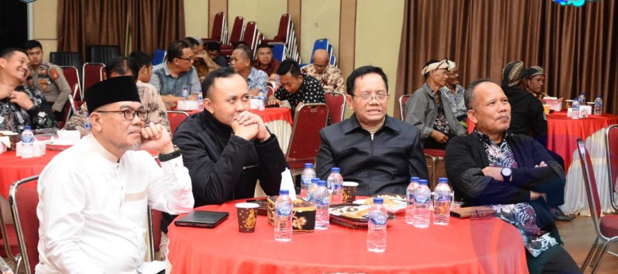 PEMKAB OKU SELATAN IKUTI NONTON BARENG PAGELARAN WAYANG KULIT, DALAM RANGKA PERINGATAN HUT POLRI KE-77 TAHUN 2023.