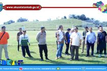 PERSIAPKAN PIALA BUPATI CUP II SEPAK BOLA TAHUN 2023, ASISTEN I TINJAU LANGSUNG STADION BUAY RAWAN