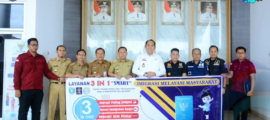 BUPATI OKU SELATAN APRESIASI INOVASI LAYANAN MASYARAKAT, 3 IN 1 “SMART” LAYANAN JEMPUT BOLA PEMBUATAN PASSPORT) DI KABUPATEN OKU SELATAN.