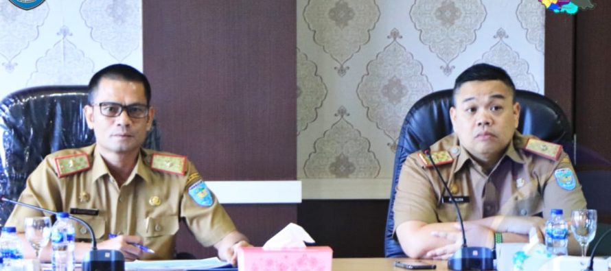 SEKDA PIMPIN RAPAT EVALUASI KINERJA PDAM TIRTA SAKA SELABUNG TAHUN ANGGARAN 2022 BERSAMA DEWAN PENGAWAS