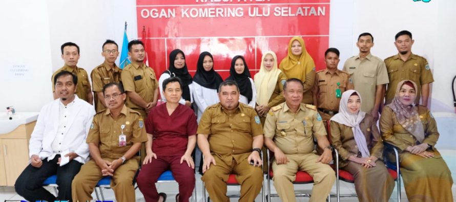 KADIN PMPTSP HADIRI PENYERAHAN DOKUMEN SIP BAGI PETUGAS TENAGA KESEHATAN RSUD MUARADUA