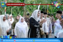 STAF AHLI BUPATI DAN KETUA TP PKK KABUPATEN HADIRI SANTUNAN ANAK YATIM DAN PENGUKUHAN PENGURUS MUI DESA SE-KECAMATAN SIMPANG KABUPATEN OKU SELATAN