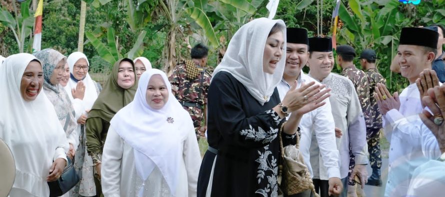 STAF AHLI BUPATI DAN KETUA TP PKK KABUPATEN HADIRI SANTUNAN ANAK YATIM DAN PENGUKUHAN PENGURUS MUI DESA SE-KECAMATAN SIMPANG KABUPATEN OKU SELATAN