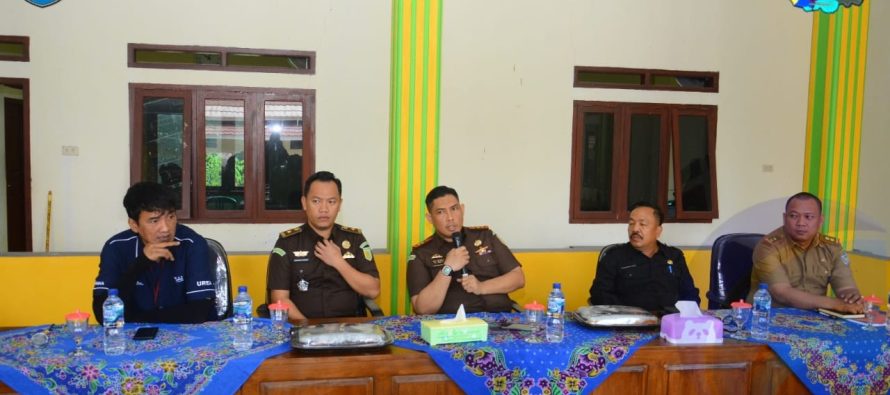 DINAS PERTANIAN KABUPATEN OKU SELATAN GELAR FGD PENYALURAN PUPUK BERSUBSIDI, KAJARI OKU SELATAN INGATKAN DISTRIBUTOR DAN PENGECER JANGAN MENJUAL DI ATAS HARGA ECERAN TERTINGGI