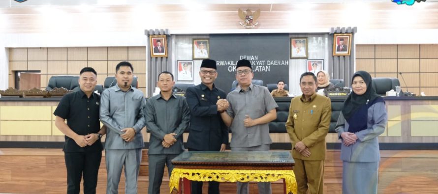 PEMKAB DAN DPRD OKU SELATAN TANDATANGANI PERSETUJUAN AKHIR ENAM FRAKSI TERHADAP RAPERDA KABUPATEN OKU SELATAN TAHUN 2023